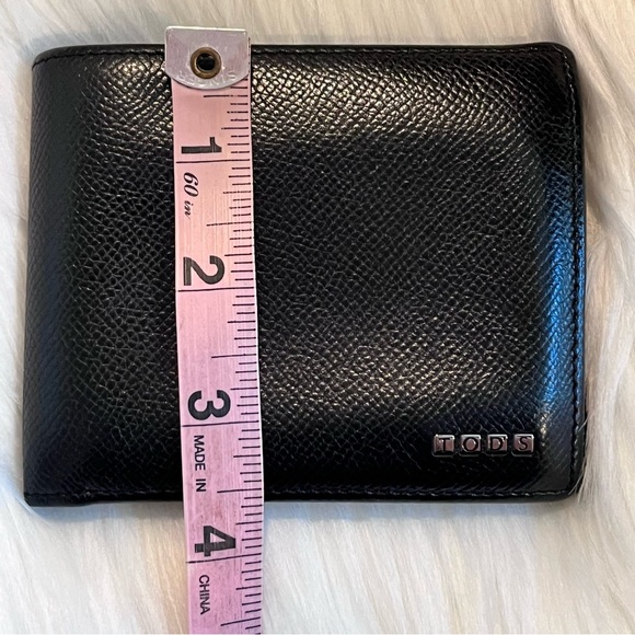 Tod’s Men’s Black Leather Bi-fold Designer Wallet - Picture 3 of 16
